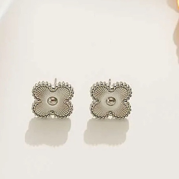 Silver Filled Four Leaf Clover Necklace Bracelet Earrings Set - Picture 5 of 5